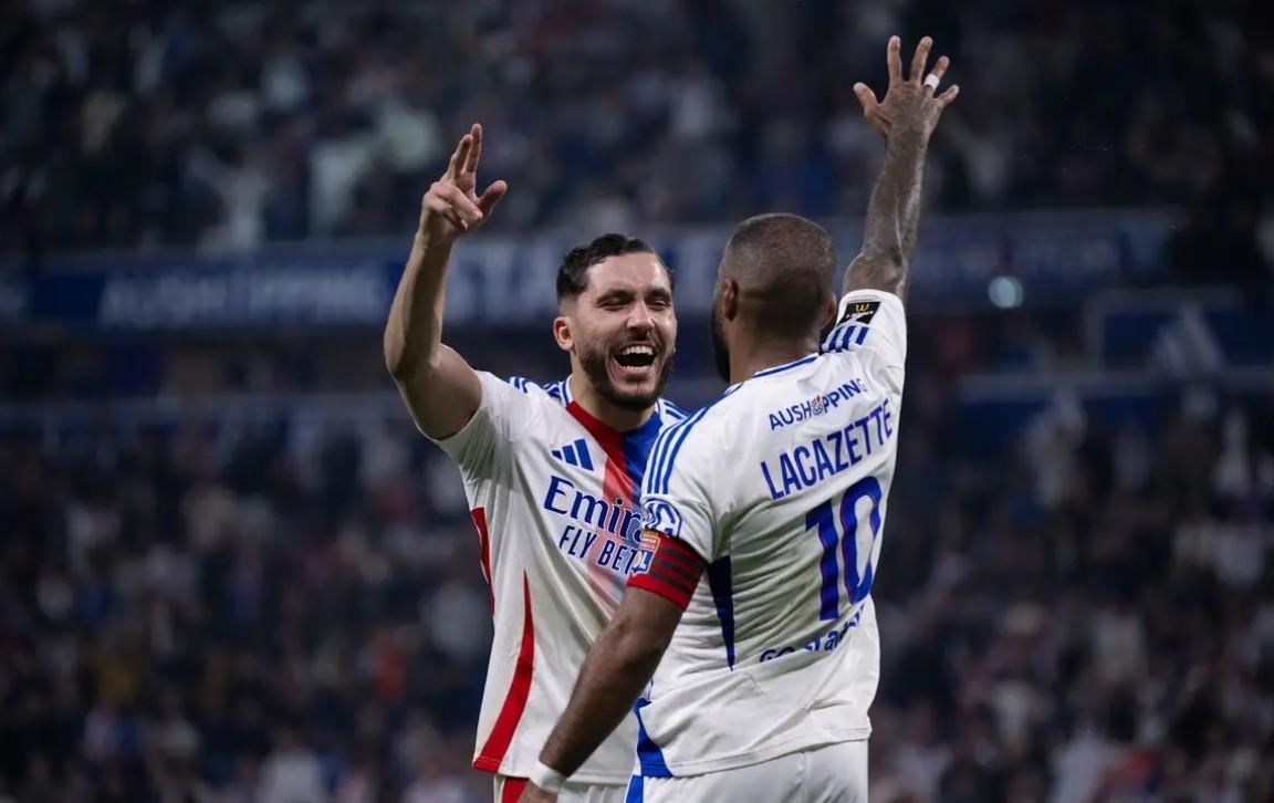 乐竞官方网站-赛地聚焦：欧联加时末段热度飙升，里昂强势反弹，媒体盛赞，年轻球员得到机会(布里斯托尔城vs利兹联)